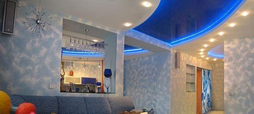 Двухуровневый потолок с подсветкой: фото зала, видео как своими руками, светильники, монтаж освещения