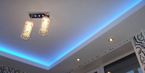 Двухуровневый потолок с подсветкой: фото зала, видео как своими руками, светильники, монтаж освещения