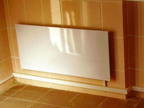 Инфракрасные обогреватели для ванной комнаты: на стену тонкие и панельная ванна