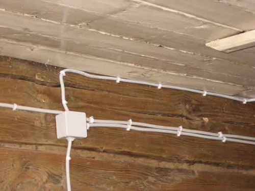 Электропроводка в деревянном доме своими руками: схема монтажа, разводки