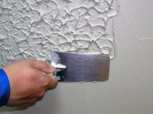 Как осуществить шпаклевку стен под обои своими руками