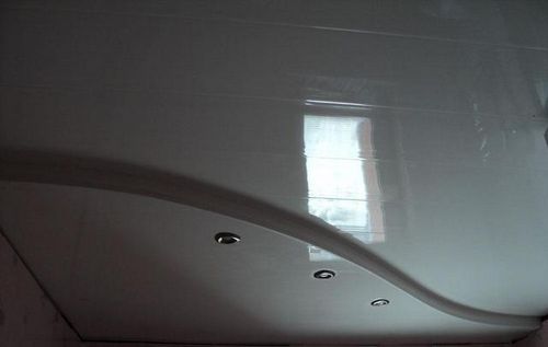 Как правильно сделать двухуровневый подвесной потолок?