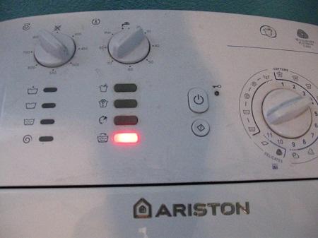 Коды ошибок стиральных машин Аристон: F 05 у Индезит, у Хотпоинт F 08, неисправности Hotpoint Ariston, F 01