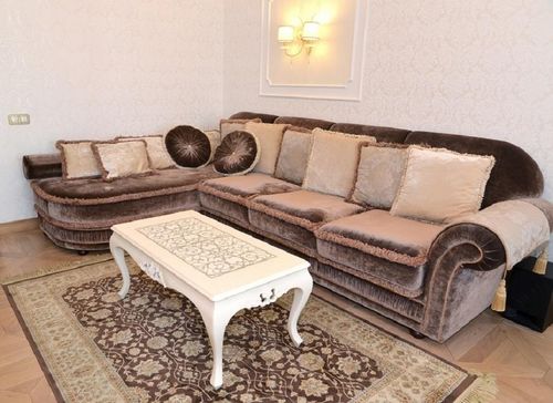 Ковер в гостиную на пол: фото в современном интерьере, как выбрать размер и цвет покрытия, овальный для комнаты