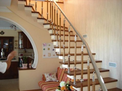 Лестницы в коттеджах: на второй этаж фото, дизайн своими руками, входных изготовление, ширина красивого разреза