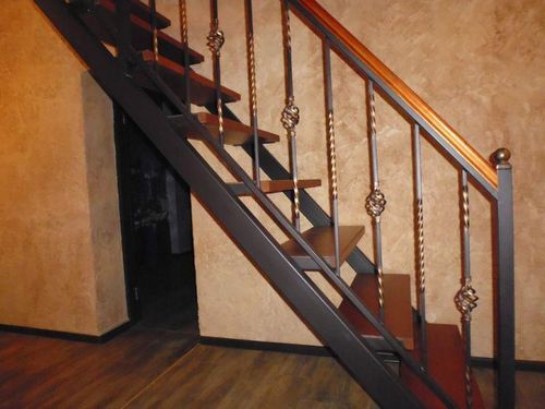 Металлические поручни для лестниц: из нержавеющей стали, фото, хромированные и из нержавейки, кованые
