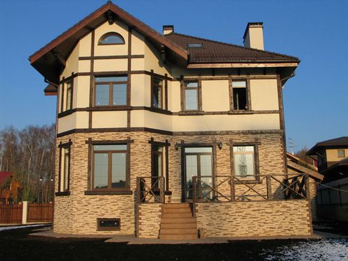 Облицовка фасада дома искусственным камнем