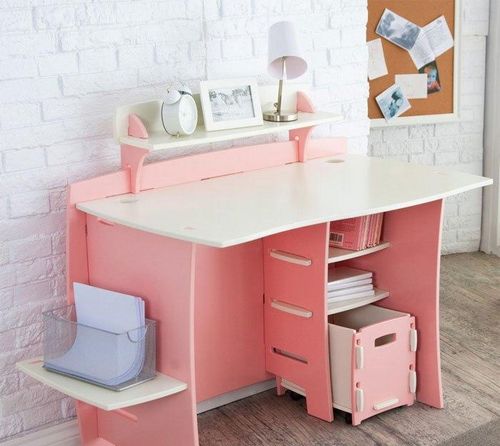 Письменный стол для девочки: комната школьника у окна, уголок для уроков, стулья для подростка, мебель рабочей зоны, дизайн интерьера