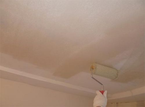 Покраска потолка валиком, как правильно белить потолок - основные хитрости, подробнее на фото и видео