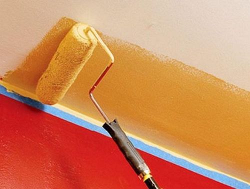 Окраска потолков водоэмульсионной краской, как правильно покрасить плинтус и потолк из гипсокартона своими руками, свойства акриловой краски, детали на фото и видео