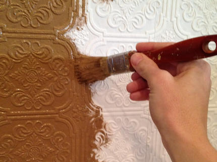 Покраска стен после обоев: инструкция по окраске своими руками, чем ободрать краску, видео и фото