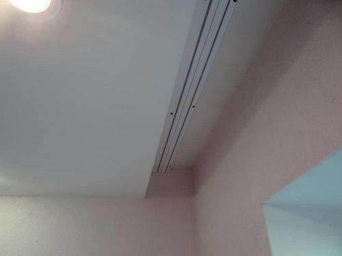 Потолочный карниз для натяжных потолков фото: какие подходят для штор, какой лучше, монтаж, какой выбрать и как спрятать