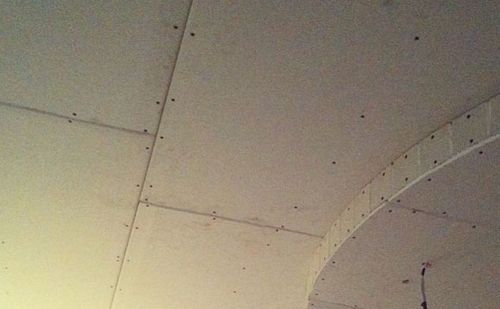 Потолок из гкл своими руками: как сделать расчет материала, продумать конструкцию, какой крепеж лучше использовать, особенности устройства и монтажа двухуровневых потолков, детали на фото +видео