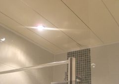 Потолок из пластиковой панели: монтаж и отделка