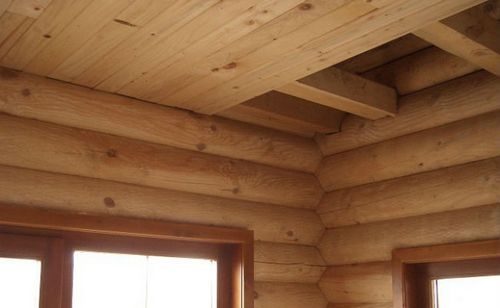 Потолок в деревянном доме: основные варианты отделки, способы крепления.