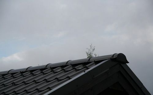 Строительство крыши бани своими руками: устройство односкатной крыши на бане и монтаж стропил