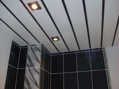 Варианты отделки потолка в ванной комнате