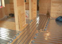 Водяной теплый пол в деревянном доме: советы по монтажу и устройству