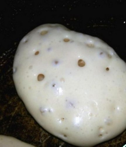 Воздушные оладьи на кефире: рецепт с фото, на молоке как приготовить, сделать на дрожжах, без яиц на воде