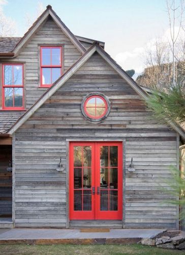 Как красиво покрасить деревянный дом снаружи: фото