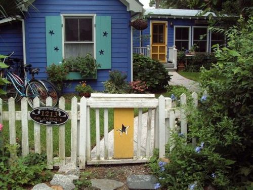 Как красиво покрасить деревянный дом снаружи: фото