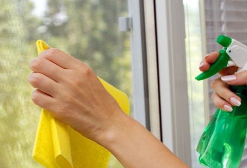Чем мыть пластиковые окна