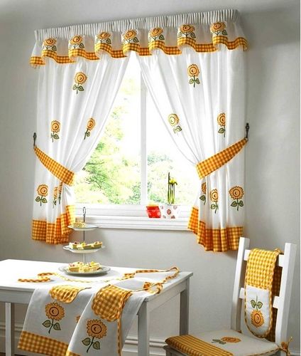 Дизайн оконных штор: гардины и занавески в кабинете, маленькой комнате