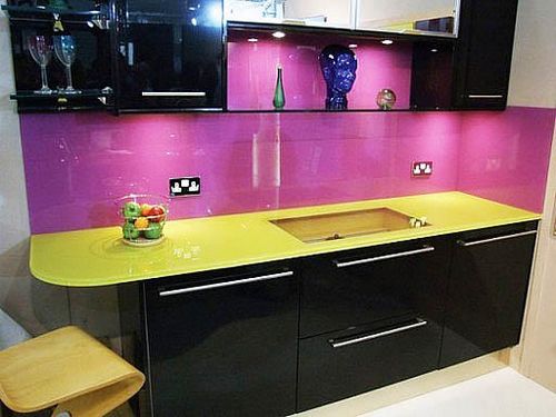 Фиолетовая кухня: фото цвета и сочетаний тонов, дизайн металлик в интерьере кухни