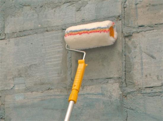 Грунтовка стен перед штукатуркой стен: видео-инструкция по нанесению, чем грунтовать лучше, фото