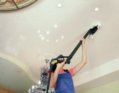 Как мыть глянцевой натяжной потолок?