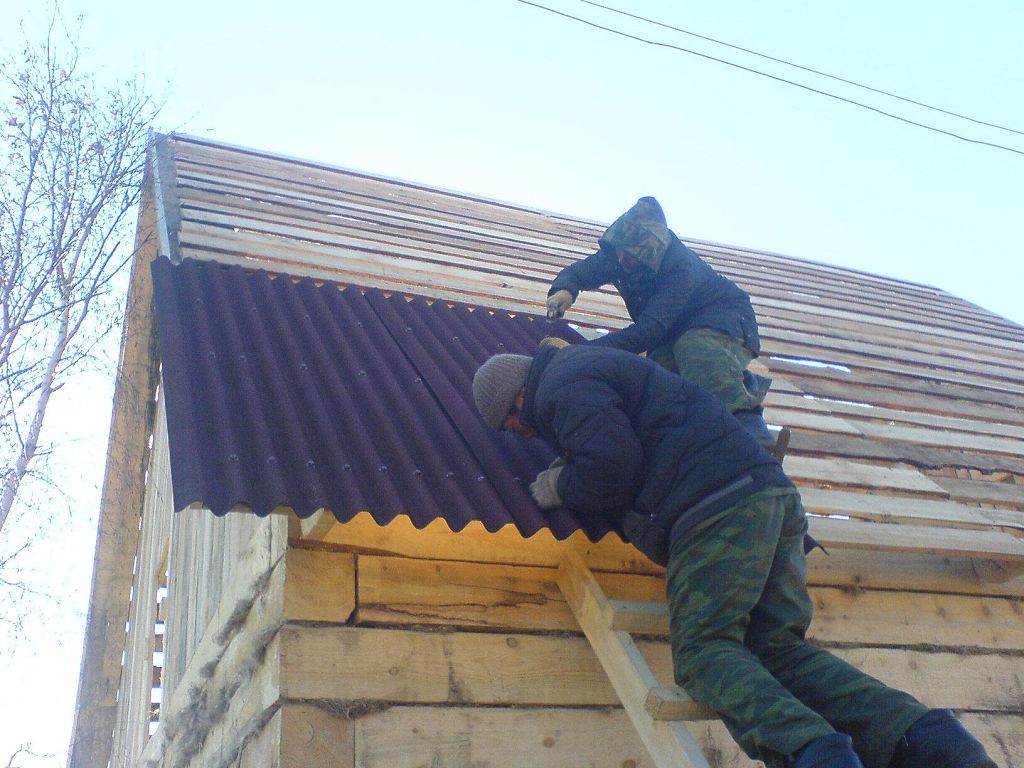 Как правильно крыть крышу ондулином своими руками - инструкция!