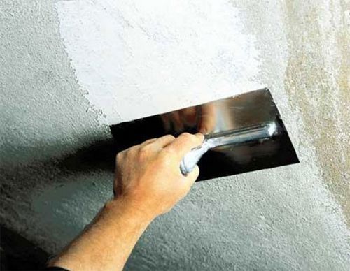 Как правильно шпаклевать потолок - технология: как и чем шлифовать поверхность после шпаклевки, сколько сохнет финишная отделка, детали на фото и видео