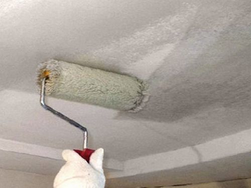 Как правильно штукатурить потолок