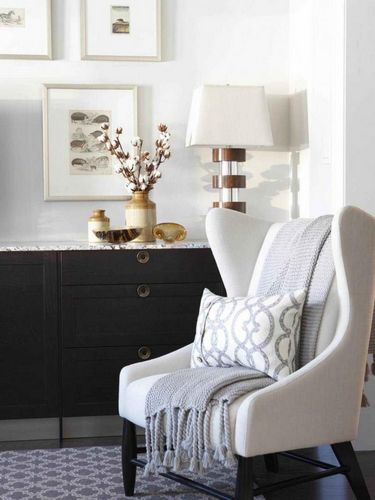 Кресло в спальню: раскладное с местом, фото маленькой мебели, небольшая комната, мягкие недорогие трансформеры