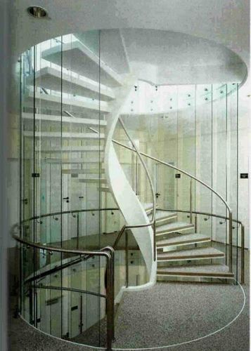 Лестница на второй этаж: фото в доме 2 на 2, квартира лучшая, 1 в бане, вид ОКПД с окном, закрытая временная