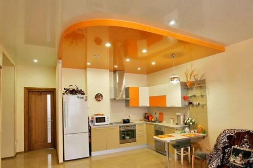 Натяжные потолки на кухне - фото вариантов дизайна, плюсы и минусы