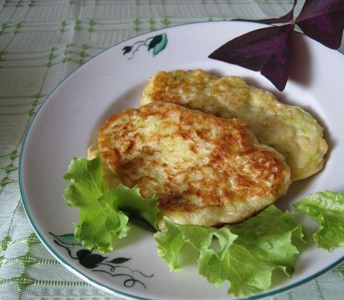 Оладьи из кабачка с сыром: рецепт пышный, плавленый сыр и зелень, как приготовить с колбасой и фаршем