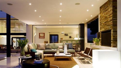 Освещение в гостиной: комната и варианты для зала, правильнй дизайн и фото, светодиодное без люстры, стены