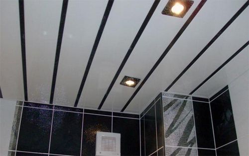 Панели на потолок в ванной комнате, преимущества пвх, подробное фото и видео