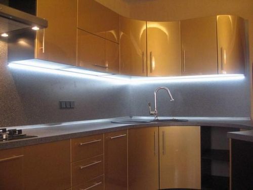 Подсветка для кухни под шкафы светодиодная: фото мебельных светильников, накладные на шкаф на кухне, подсветка своими руками, видео-инструкция