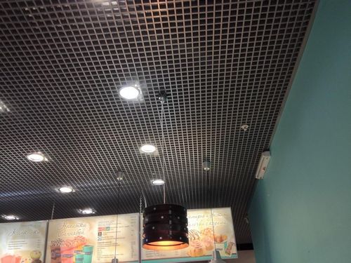 Подвесной потолок Грильято: монтаж с видео, сеть решетчатая, ячеистые в производственных помещениях, типы и фото