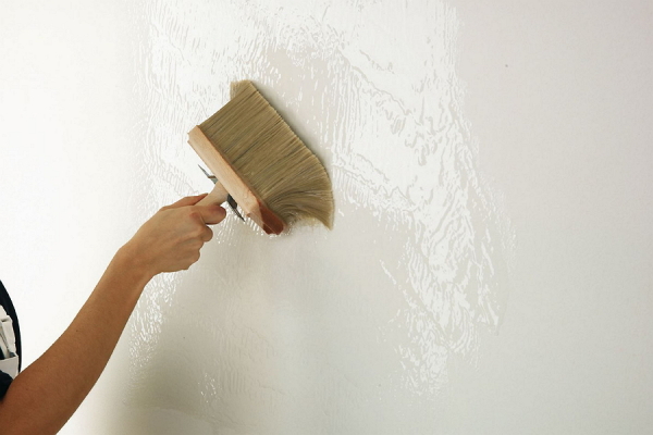Покраска стен краскопультом: видео-инструкция по монтажу своими руками, как выбрать пуливелизатор, фото и цена