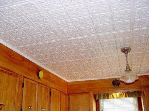 Потолок на даче - чем лучше обшить?