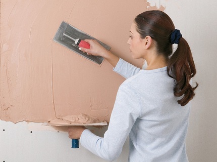 Шпаклевка стен под покраску: технология работы