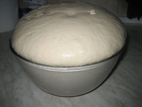 Тесто на пирожки на кефире с дрожжами: для булочек дрожжевое в духовке, для жареных пирожков рецепт