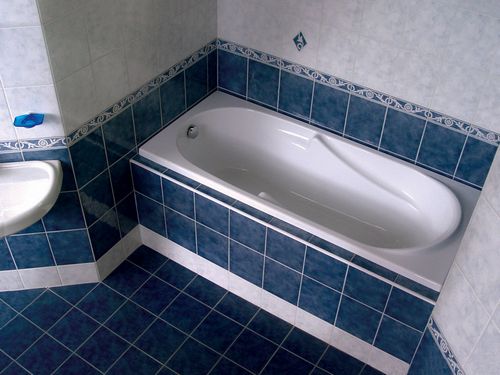 Установка акриловой ванны своими руками: как производится монтаж?