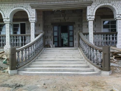 Входная лестница в частном доме: фото при входе в здание, парадную как сделать своими руками, металлическая