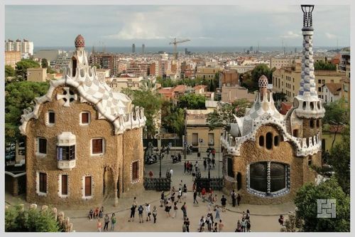 Антонио Гауди: гордость барселонцев, гениальный испанский архитектор начала ХХ века.