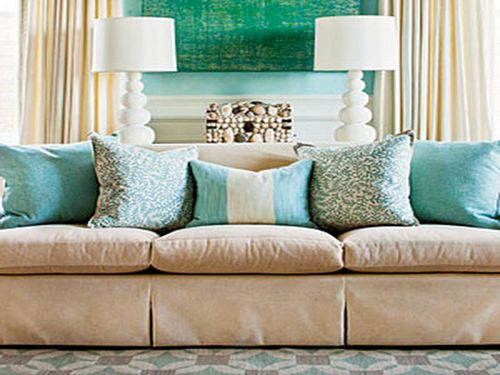 Декоративные диванные подушки в интерьере: фото