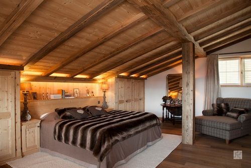 Дизайн спальни в мансарде деревянного дома: современные идеи, фото и др